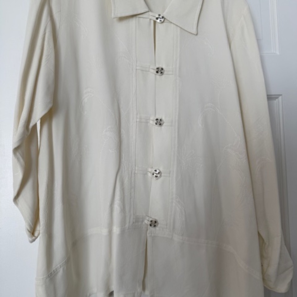 Rialto by Joy Perreras creamy white shirt/jacket size L